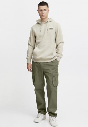 Брюки с накладными карманами