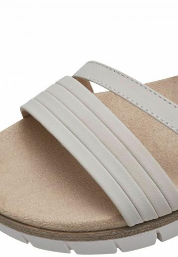 Босоножки на танкетке