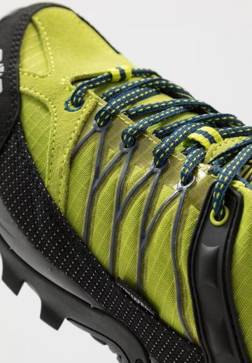 Походные кроссовки