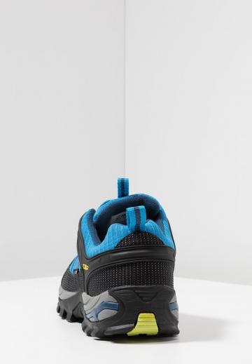 Походные кроссовки