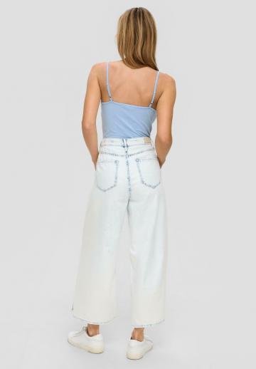 Топ на бретельках