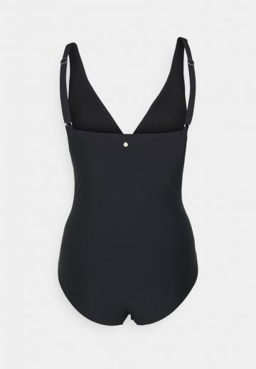 Слитный купальник