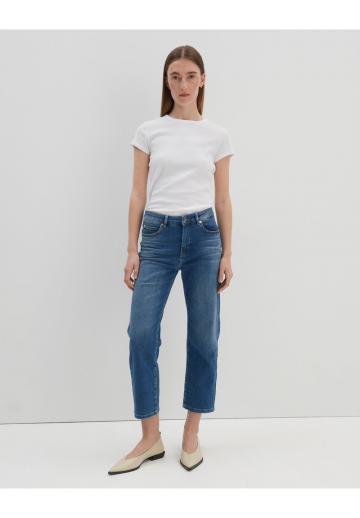 Короткие джинсы