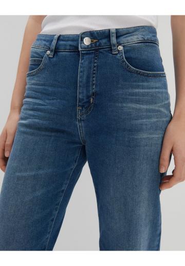 Короткие джинсы