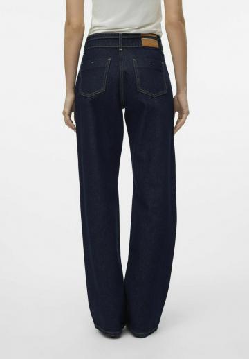 Свободные джинсы