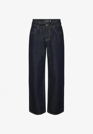 Свободные джинсы