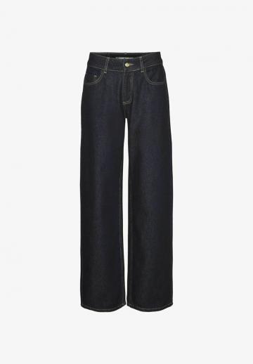 Свободные джинсы