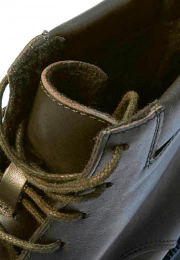 Ботинки на шнуровке