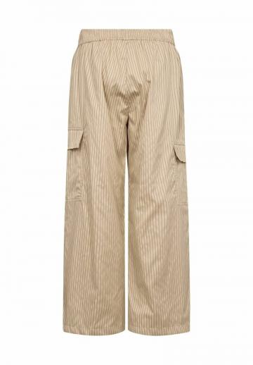 Брюки с накладными карманами