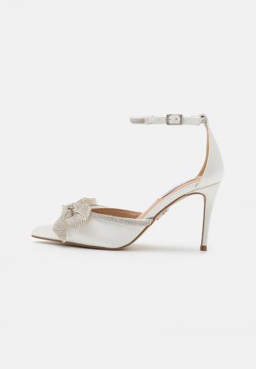 Туфли на высоком каблуке