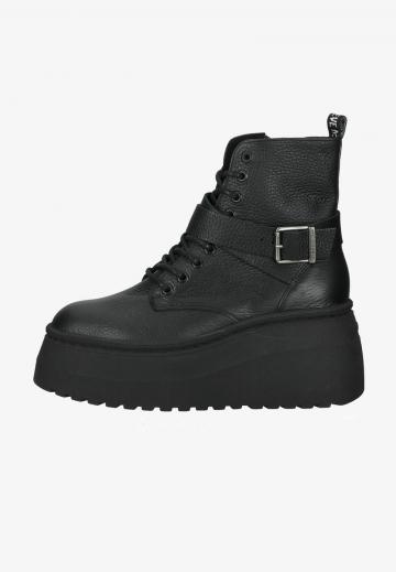 Сапожки на танкетке