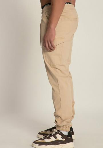 Брюки с накладными карманами