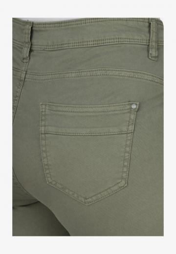 Короткие джинсы