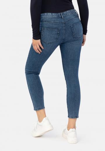 Короткие джинсы
