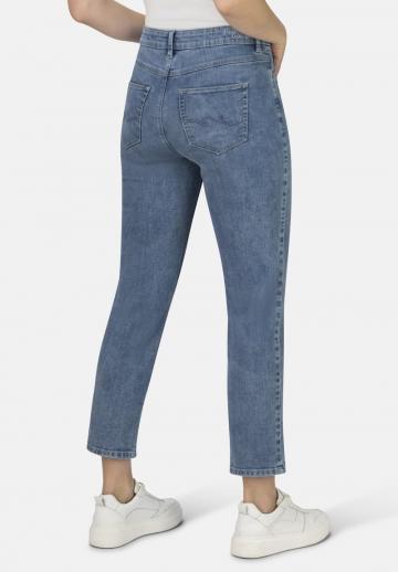 Короткие джинсы