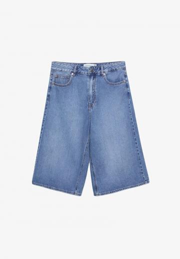 Короткие джинсы