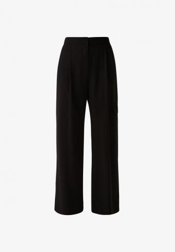 Брюки с накладными карманами