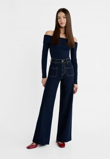 Прямые джинсы