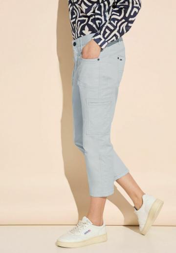 Брюки с накладными карманами