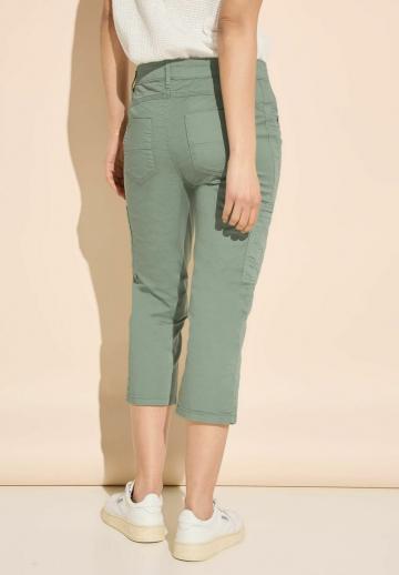 Брюки с накладными карманами