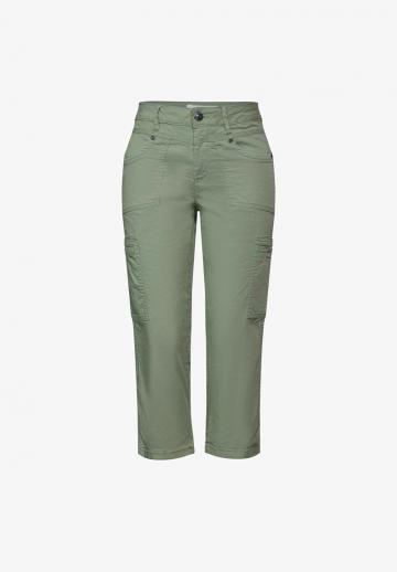 Брюки с накладными карманами