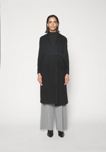 Шерстяное пальто