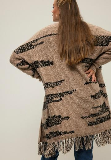 Жаккардовая вязаная кофта