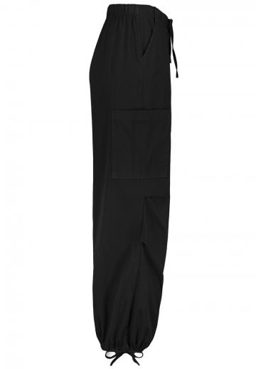 Брюки с накладными карманами