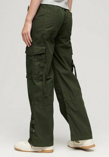 Брюки с накладными карманами