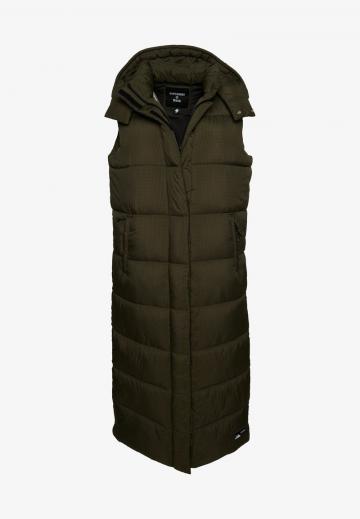 Длинный жилет