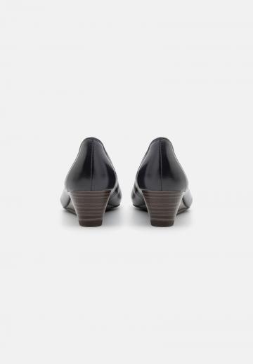 Туфли на танкетке