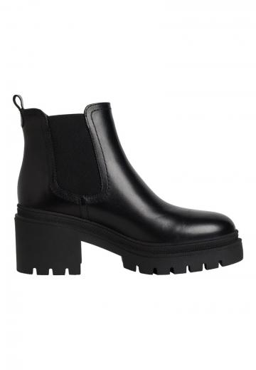 Сапожки на танкетке