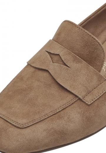 Туфли с высоким носом