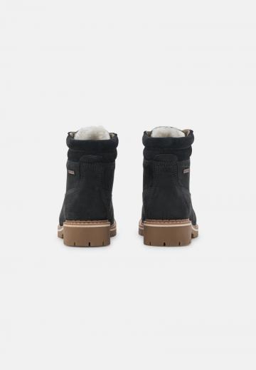 Зимние ботинки