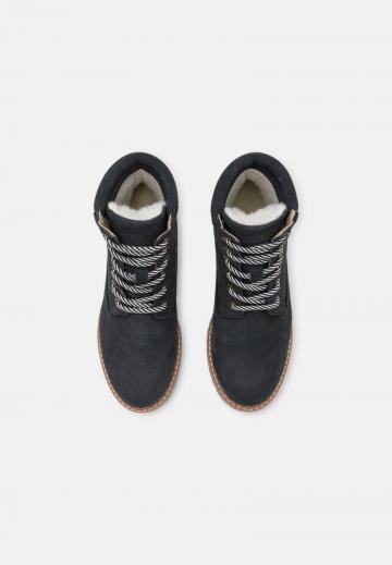 Зимние ботинки