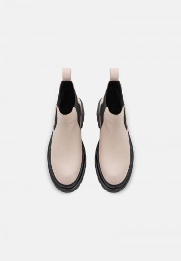 Широкие сапоги