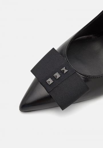 Туфли на высоком каблуке