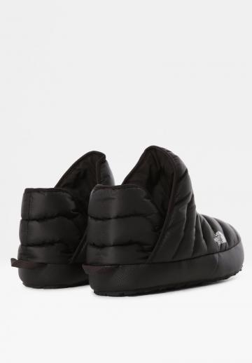 Спортивные сапоги