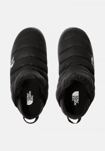 Спортивные сапоги