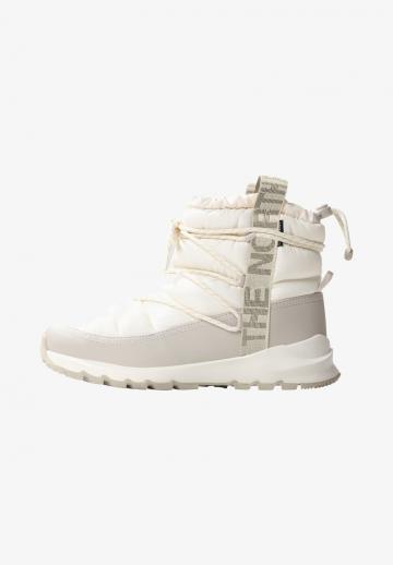 Спортивные сапоги