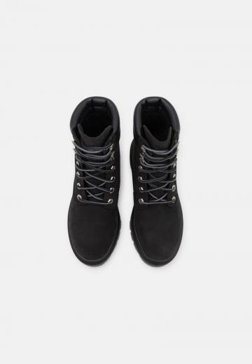 Ботинки на шнуровке