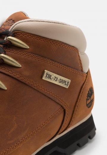 Ботинки на шнуровке