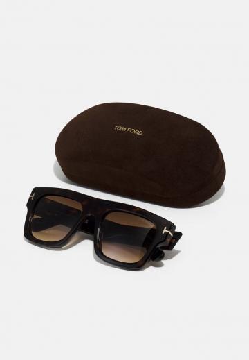 Солнечные очки