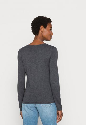 Длинный пуловер