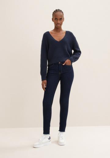 Узкие джинсы