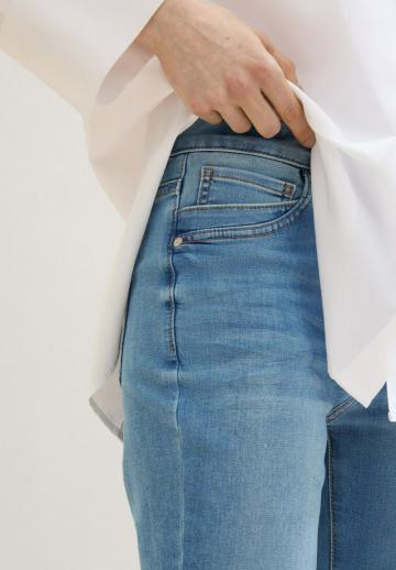 Короткие джинсы