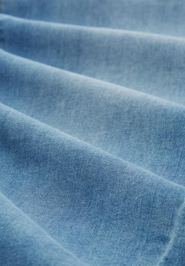 Короткие джинсы