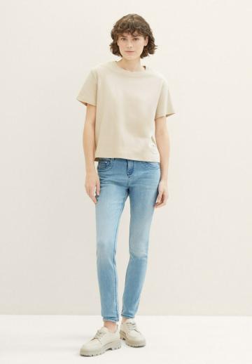 Узкие джинсы