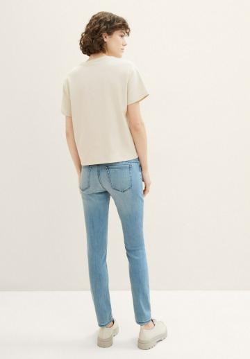 Узкие джинсы