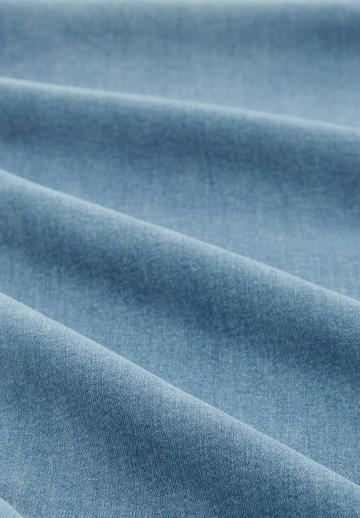 Короткие джинсы